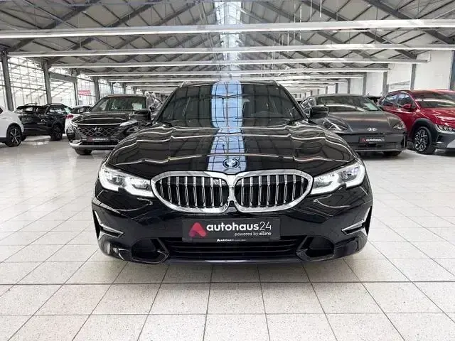 Gebraucht BMW 330 Luxury Line 258 PS (189 kW) 2021 Schwarz Kombi