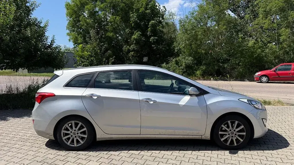 Gebraucht Hyundai i30 YES! 110 PS (80 kW) 2015 Silber Kombi