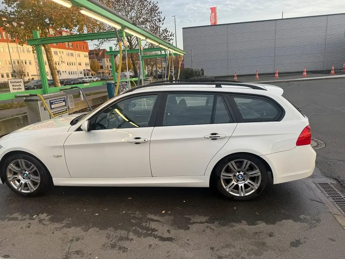 Gebraucht BMW 320 177 PS (130 kW) 2008 Weiß Kombi