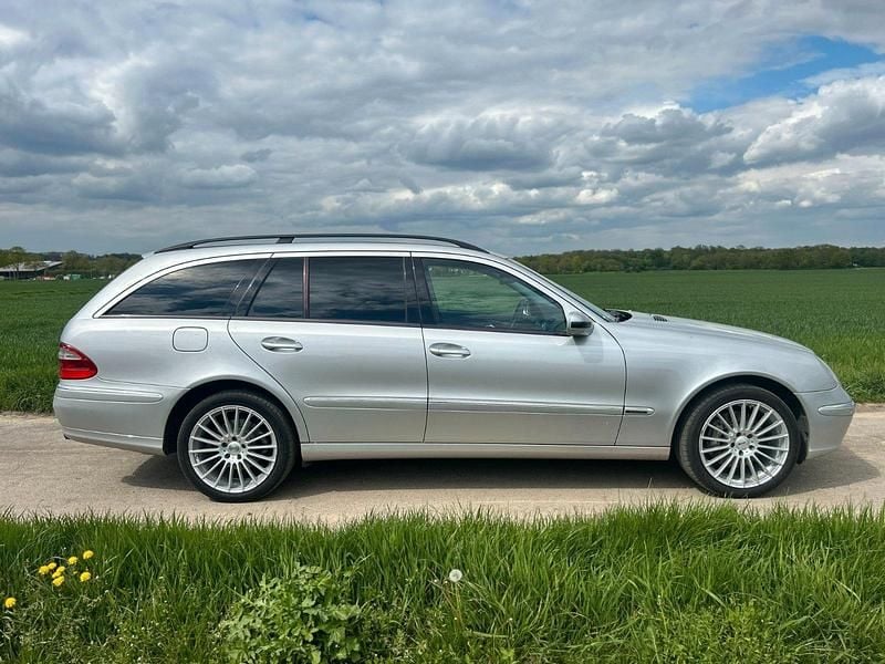 Gebraucht Mercedes E350 272 PS (200 kW) 2005 Silber Kombi