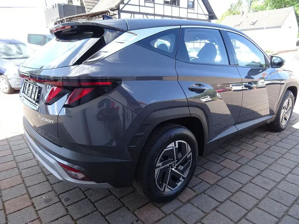 Neu Hyundai Tucson Comfort 150 PS (110 kW) 2026 Grau SUV