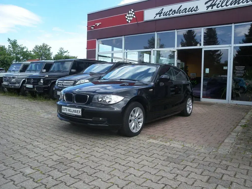 Gebraucht BMW 116 Advantage 122 PS (89 kW) 2010 Schwarz Kleinwagen
