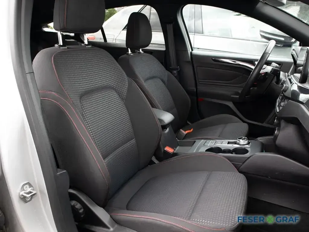 Używany Ford Focus ST-Line 125 KM (91 kW) 2020 Srebrny Kombi