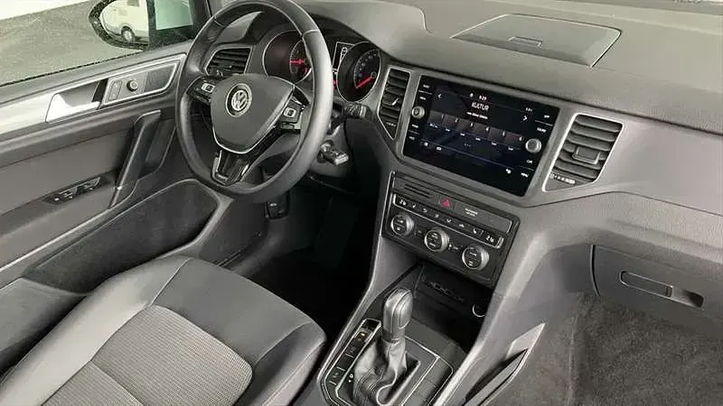 Używany VW Golf 150 KM (110 kW) 2020 Biały Minivan