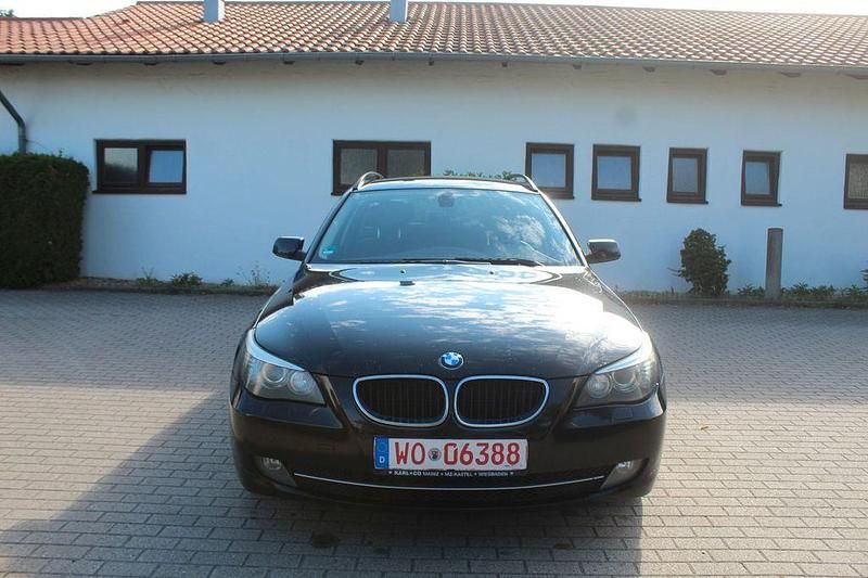 Gebraucht BMW 520 Lifestyle 177 PS (130 kW) 2009 Schwarz Kombi
