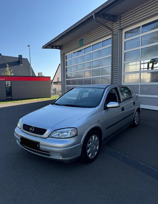 Silber Gebraucht 2002 Opel Astra Limousine | 1.800 € (Fairer Preis) - Bild 1/4