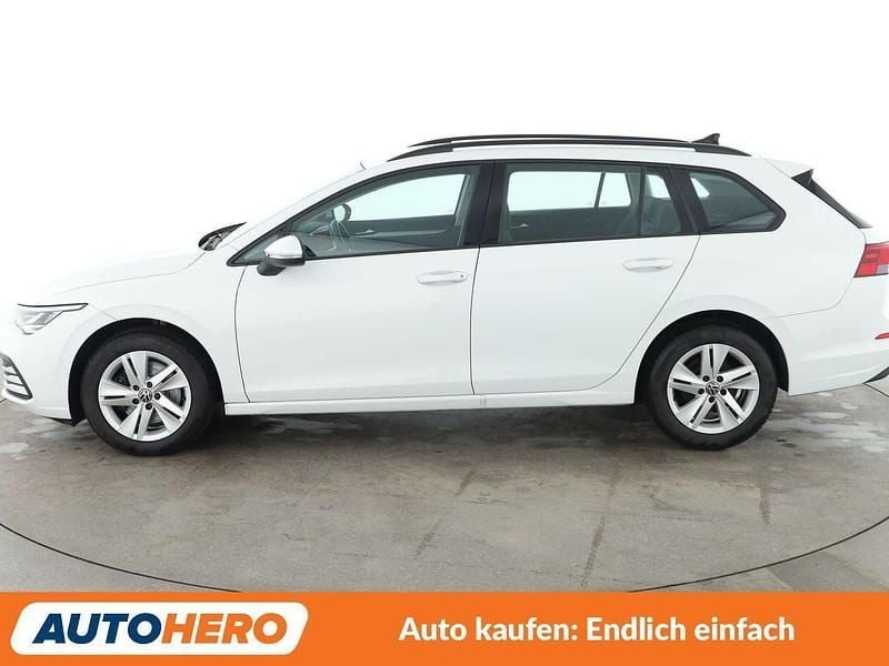 Gebraucht VW Golf VIII Life 116 PS (85 kW) 2022 Weiß Kombi