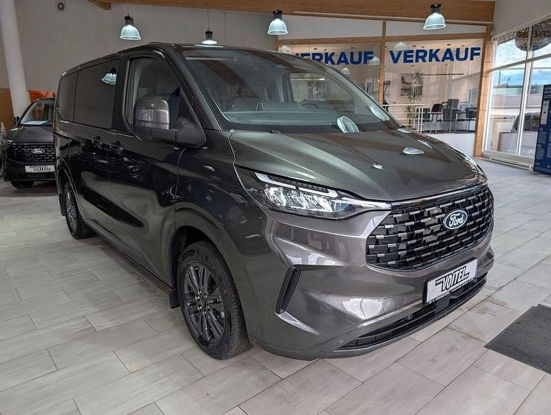 Neu Ford Tourneo Titanium 150 PS (110 kW) 2025 Grau Van / Kleinbus