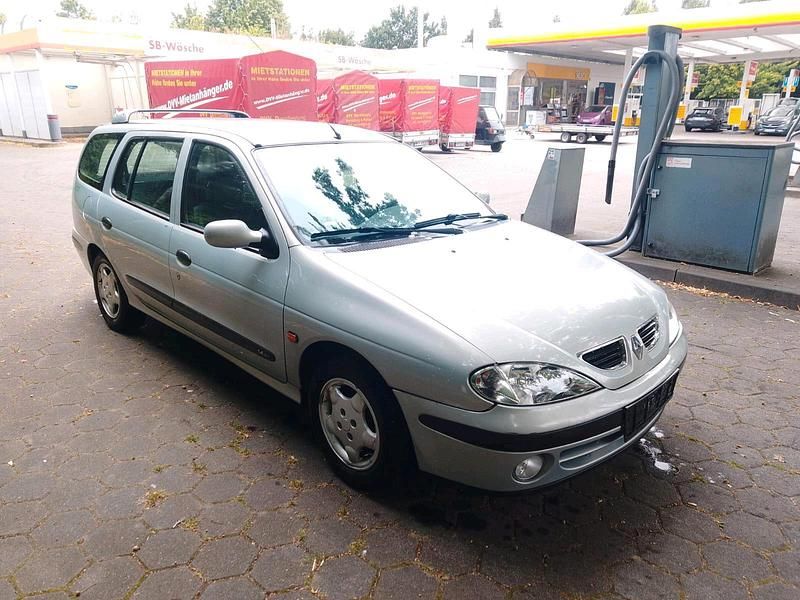 Gebraucht 2000 Renault Mégane GrandTour Kombi | 1.650 € - Bild 1/4