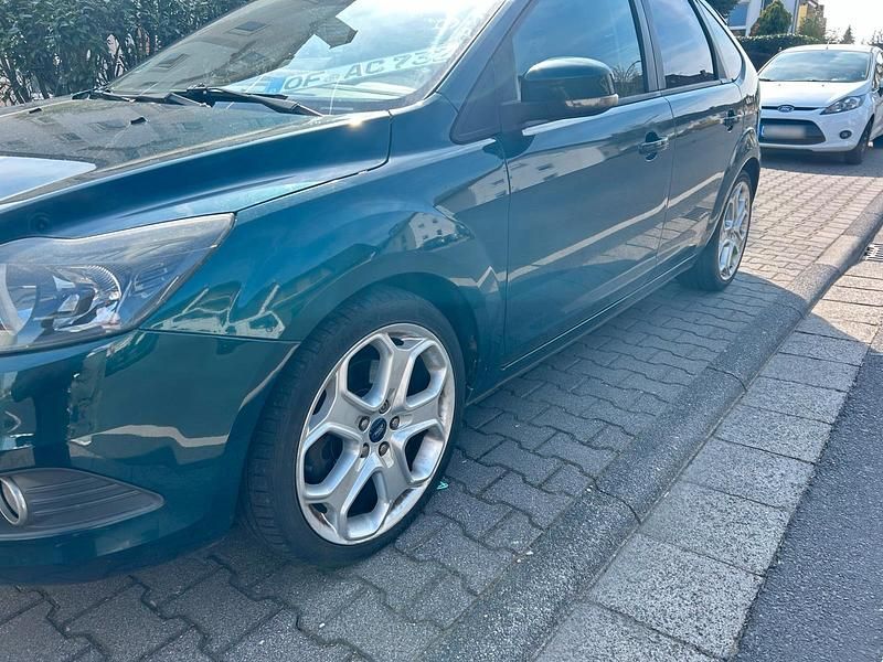 Second-hand Ford Focus 140 CP (102 kW) 2008 Verde Berlinǎ