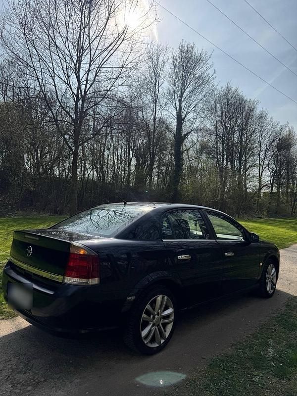Gebraucht Opel Vectra 155 PS (114 kW) 2008 Schwarz Kleinwagen