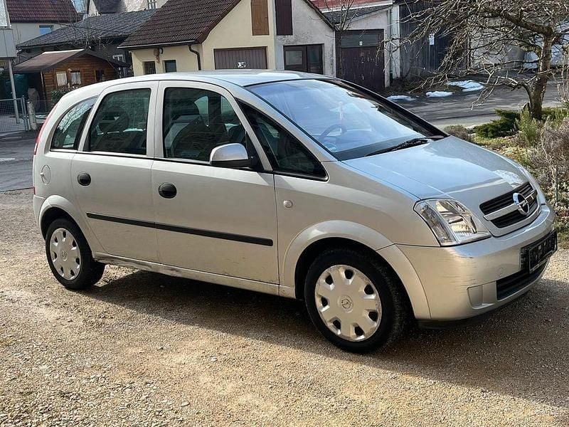 Gebraucht Opel Meriva 75 PS (55 kW) 2004 Silber Van / Kleinbus