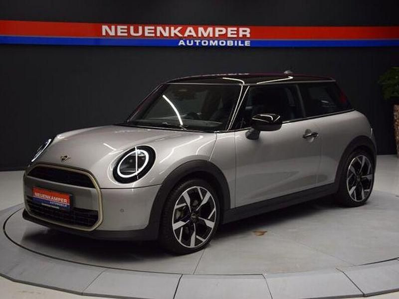 Gebraucht Mini Cooper Favoured 156 PS (114 kW) 2024 Melting silver iii Kleinwagen