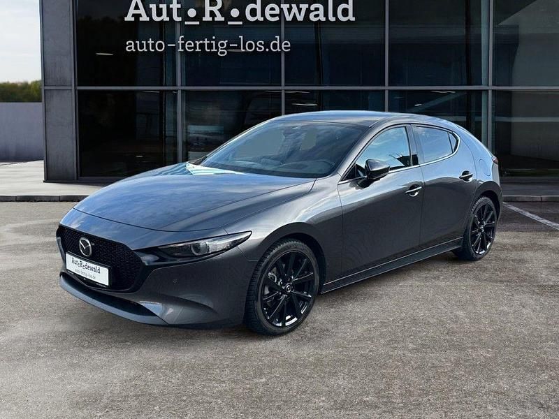 Matrixgrau metallic Gebraucht 2021 Mazda 3 Selection Limousine | 20.490 € (Fairer Preis) - Bild 1/4