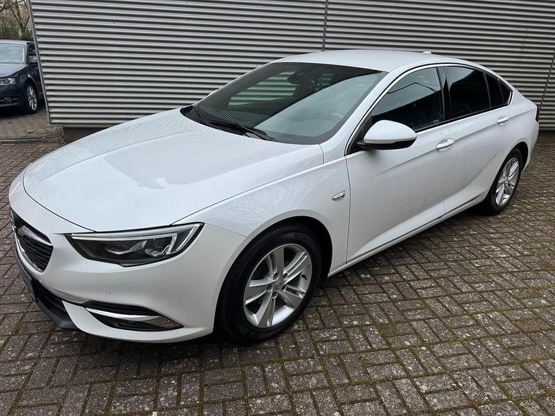 Gebraucht Opel Insignia Innovation 165 PS (121 kW) 2018 Weiß Limousine