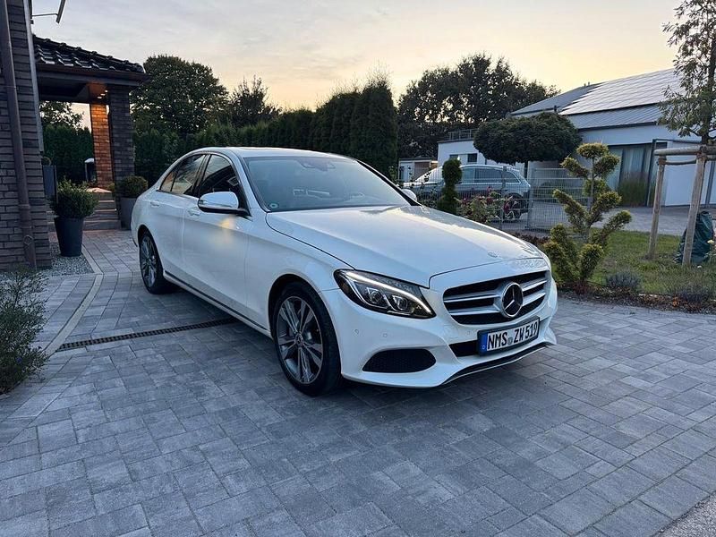 Gebraucht Mercedes C250 204 PS (150 kW) 2014 Weiß Limousine