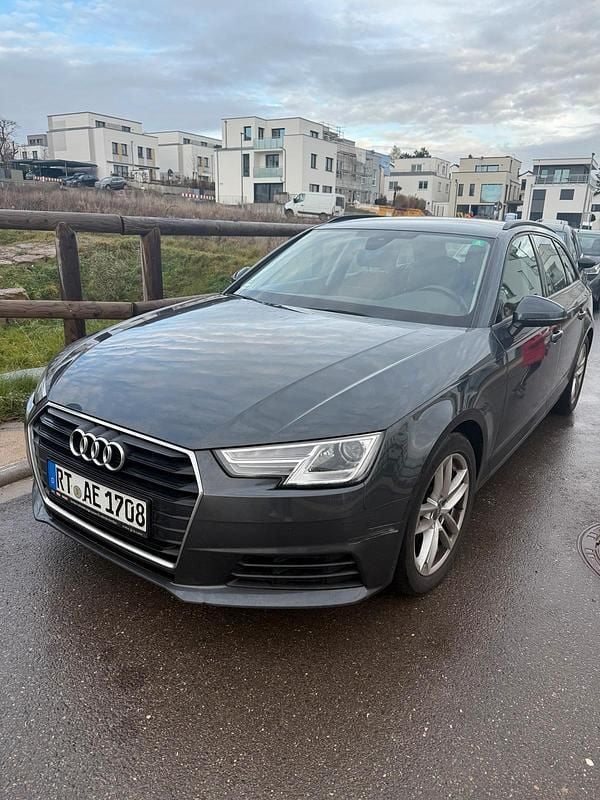 Grau Gebraucht 2016 Audi A4 Kombi | 10.950 € (Superpreis) - Bild 1/4