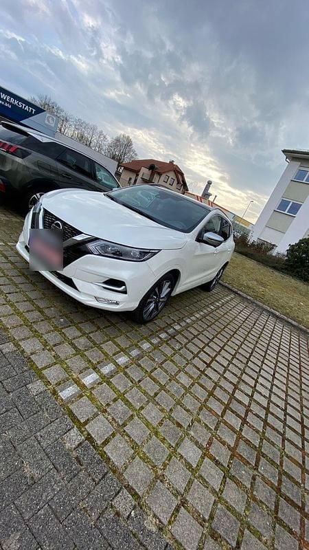 Gebraucht Nissan Qashqai Tekna+ 140 PS (102 kW) 2021 Weiß SUV