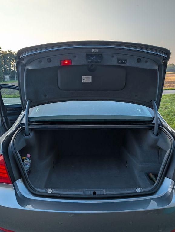 Gebraucht BMW 730 211 PS (155 kW) 2014 Grau Limousine