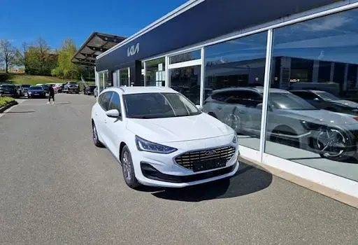 Gebraucht Ford Focus Titanium 120 PS (88 kW) 2022 Weiß Kombi