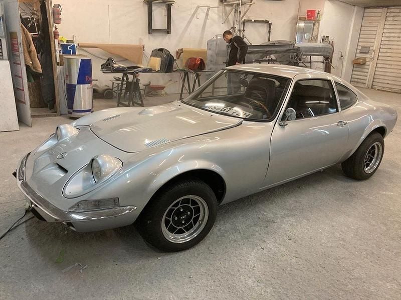Second-hand Opel GT 90 CP (66 kW) 1972 Argintiu Coupe