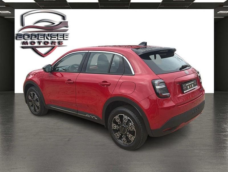 Gebraucht Fiat 600 La Prima 101 PS (74 kW) 2025 Rot SUV