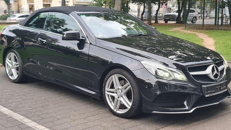 Schwarz Gebraucht 2015 Mercedes E220 AMG line Cabrio | 18.990 € (Fairer Preis) - Bild 1/4