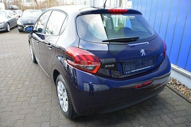 Gebraucht Peugeot 208 Active 82 PS (60 kW) 2016 Blau metallic Kleinwagen