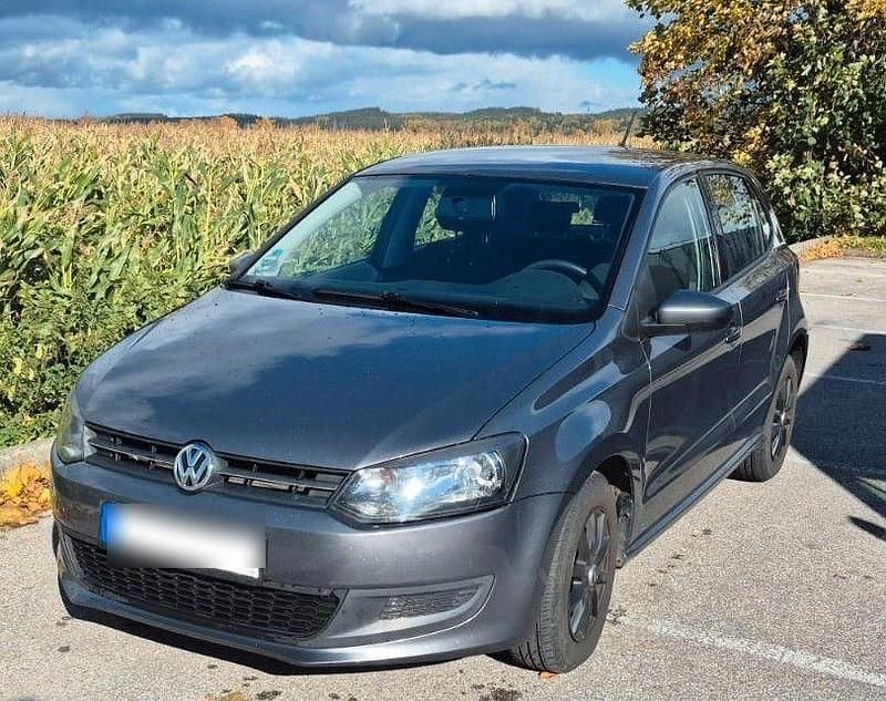Grau Gebraucht 2013 VW Polo Kleinwagen | 5.990 € (Etwas zu teuer) - Bild 1/4