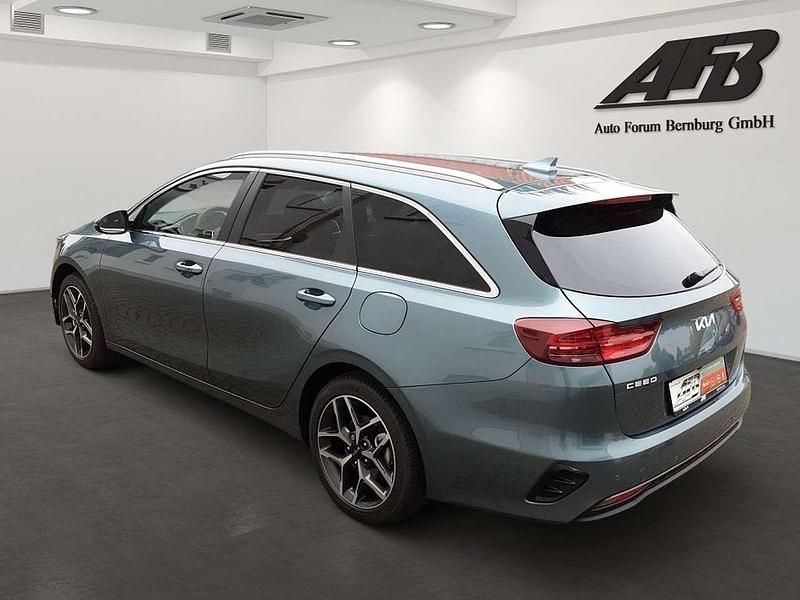 Neu Kia Ceed Sportswagon 140 PS (102 kW) 2025 Grau Kombi