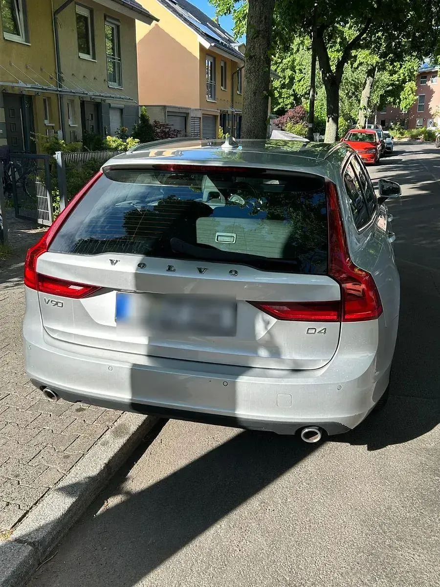Gebraucht Volvo V90 Momentum 190 PS (139 kW) 2017 Silber Kombi