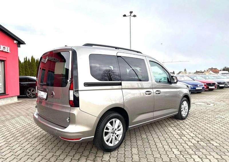 Gebraucht VW Caddy Life 122 PS (89 kW) 2022 Mojave beige metallic Van / Kleinbus