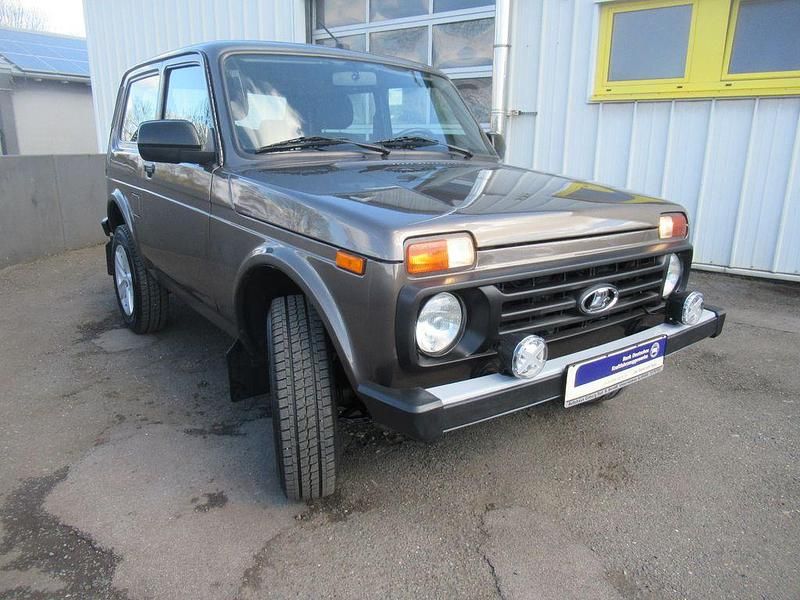 Gebraucht Lada niva 83 PS (61 kW) 2022 Grau SUV