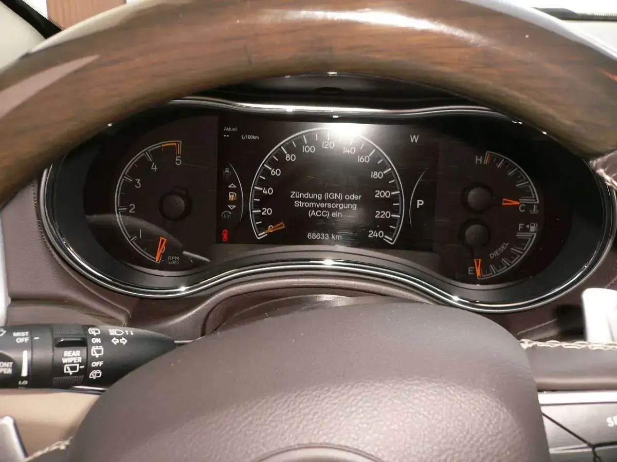 Gebraucht Jeep Grand Cherokee Overland 250 PS (183 kW) 2020 Braun SUV