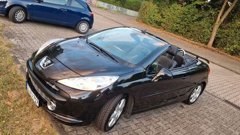 Schwarz Gebraucht 2008 Peugeot 207 CC Platinum Cabrio | 3.700 € (Fairer Preis) - Bild 1/4