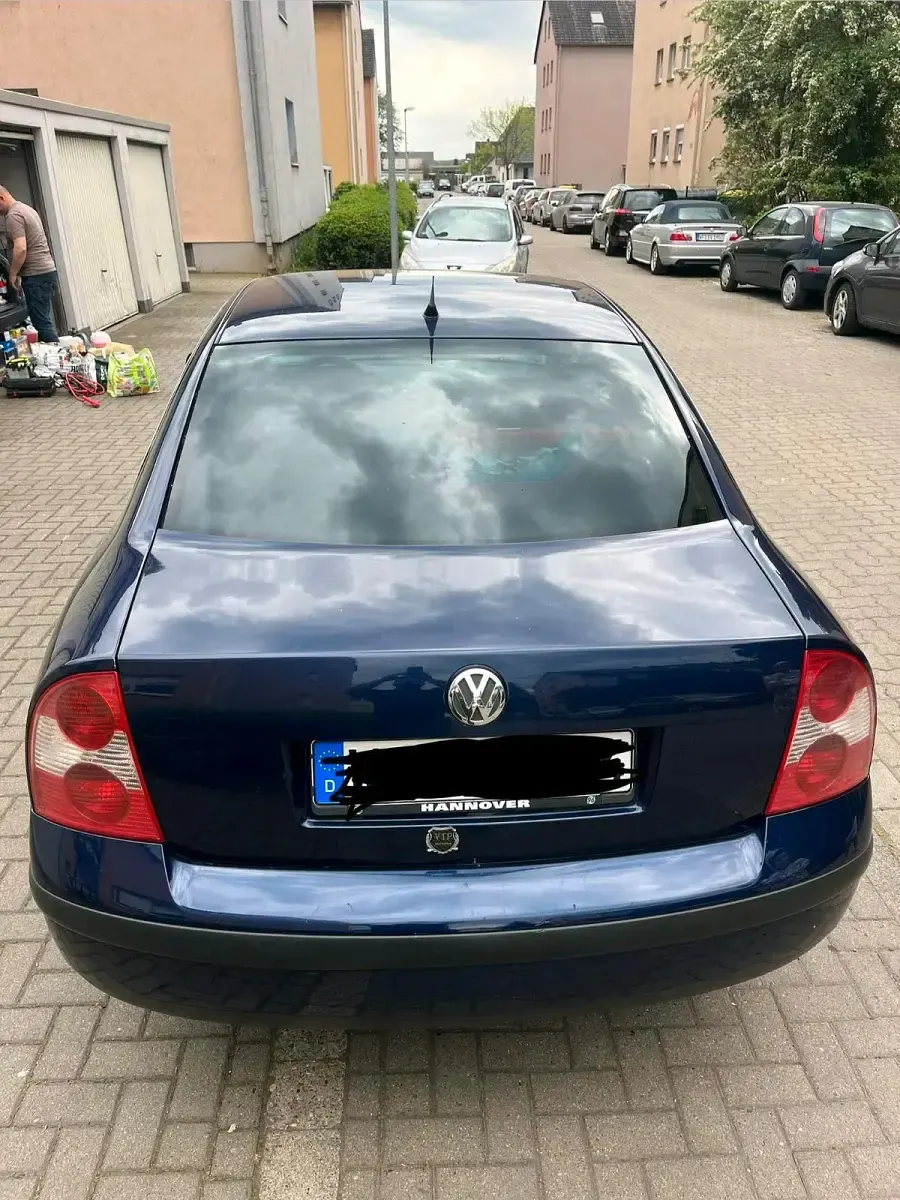 Usata VW Passat 136 CV (100 kW) 2003 Blu Berlina
