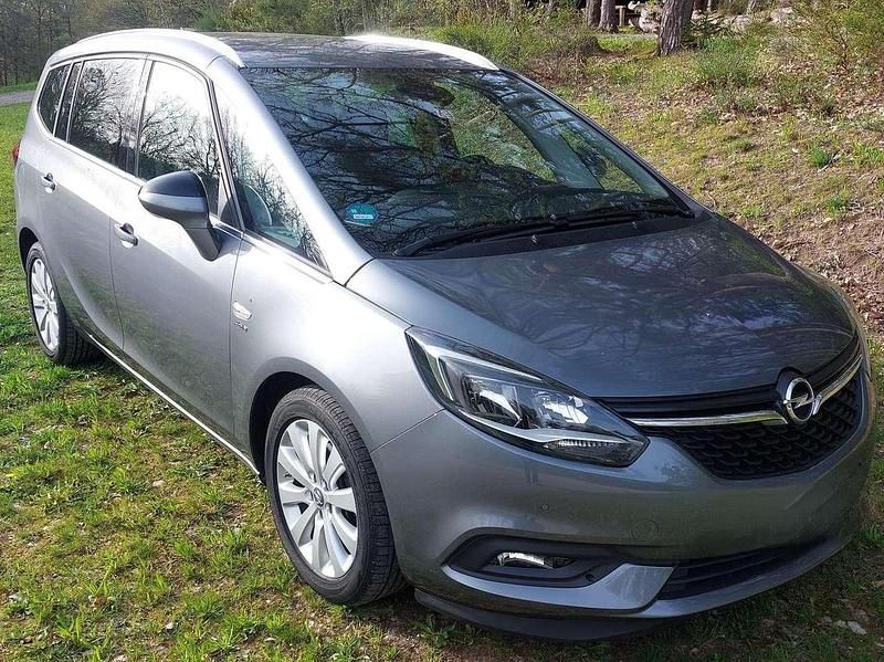 Grau Gebraucht 2017 Opel Zafira Active Van / Kleinbus | 15.500 € (Etwas zu teuer) - Bild 1/4