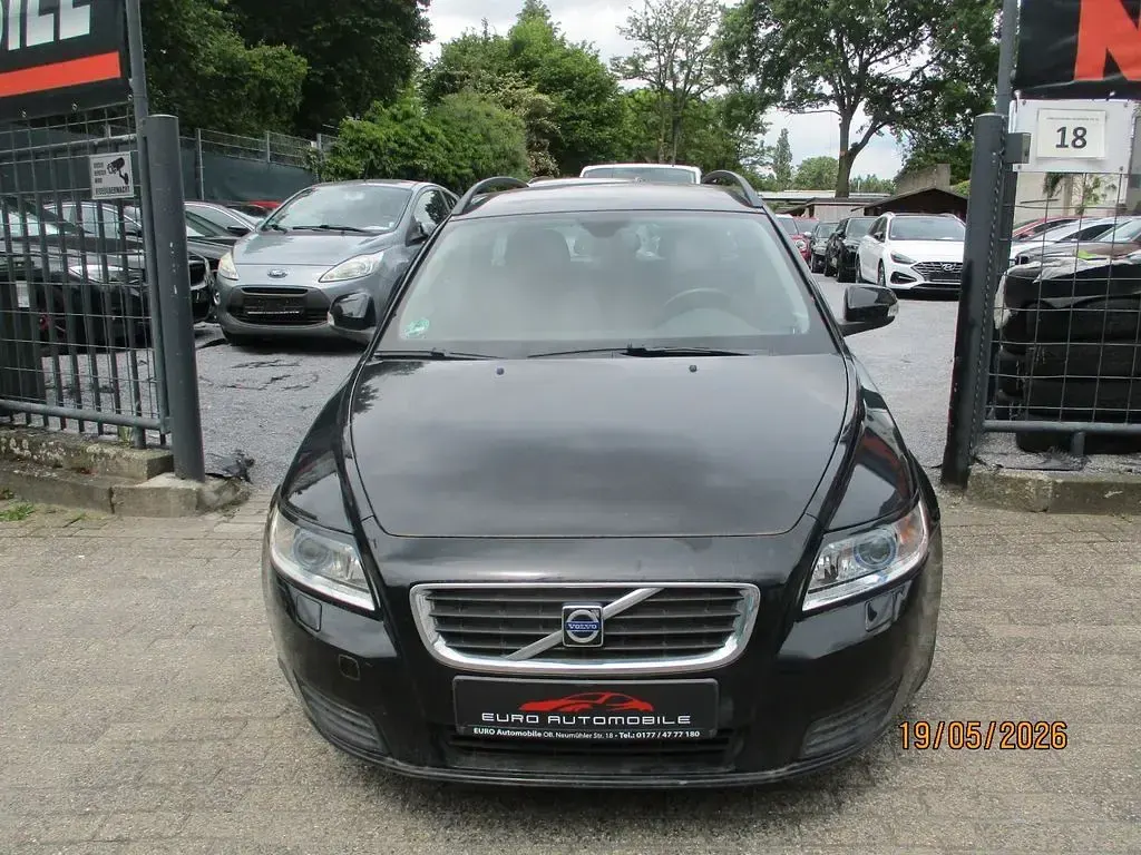Usado Volvo V50 109 CV (80 kW) 2009 Negro Familiar