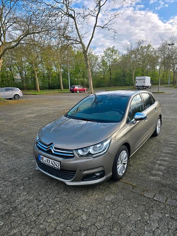 Gebraucht Citroën C4 99 PS (72 kW) 2015 Andere farben Kleinwagen