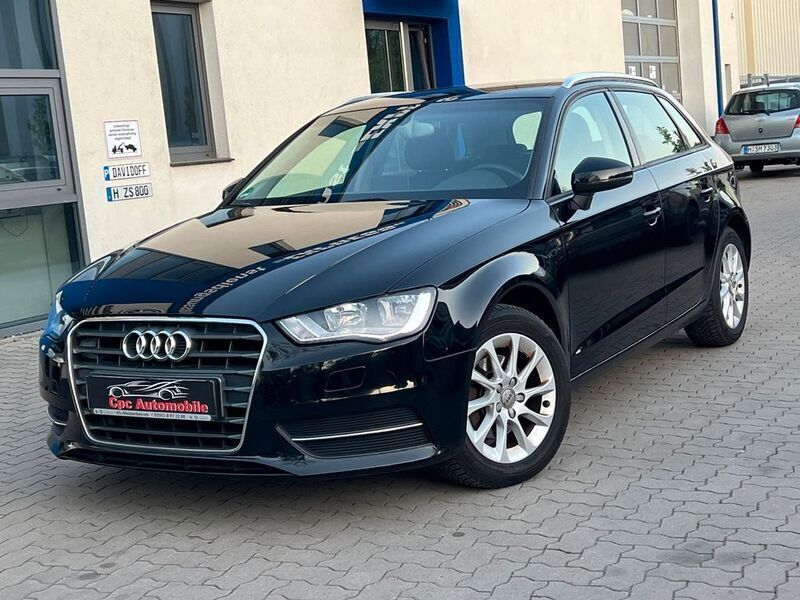 Schwarz Gebraucht 2013 Audi A3 Sportback Attraction Limousine | 9.900 € (Superpreis) - Bild 1/4