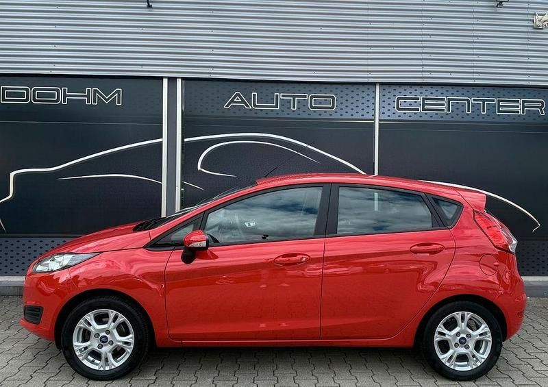 Gebraucht Ford Fiesta SYNC Edition 80 PS (58 kW) 2014 Rot Kleinwagen