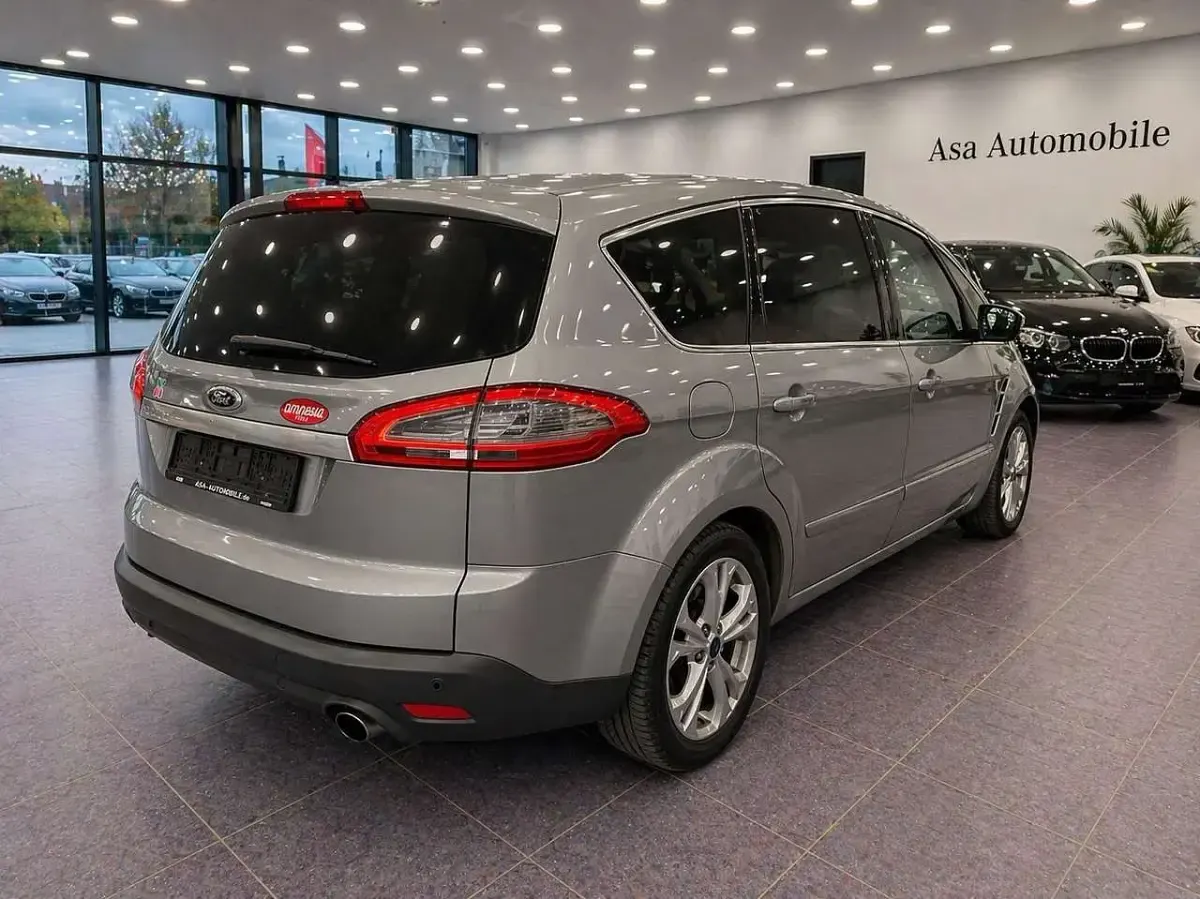 Gebraucht Ford S-MAX Titanium 200 PS (147 kW) 2013 Silber Van / Kleinbus