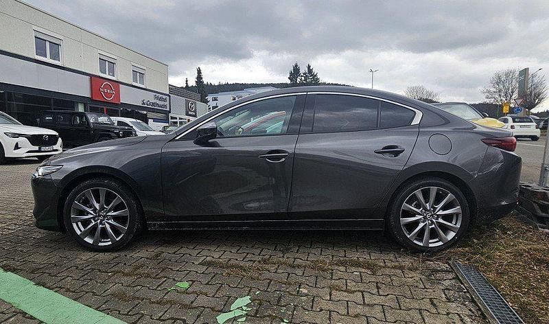 Neu Mazda 3 Exclusive-Line 140 PS (102 kW) 2026 Machine gray Limousine