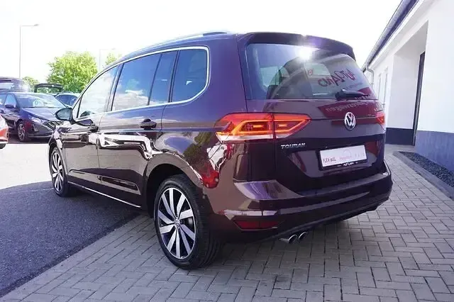 Gebraucht VW Touran Highline 190 PS (139 kW) 2018 Crimson red metallic Van / Kleinbus
