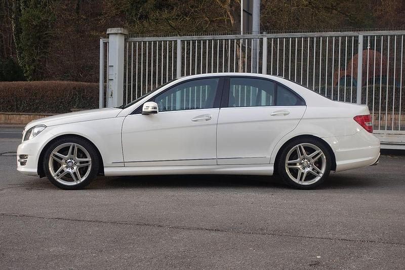 Gebraucht Mercedes C350 AMG 306 PS (225 kW) 2012 Polarweiss  unilack Limousine