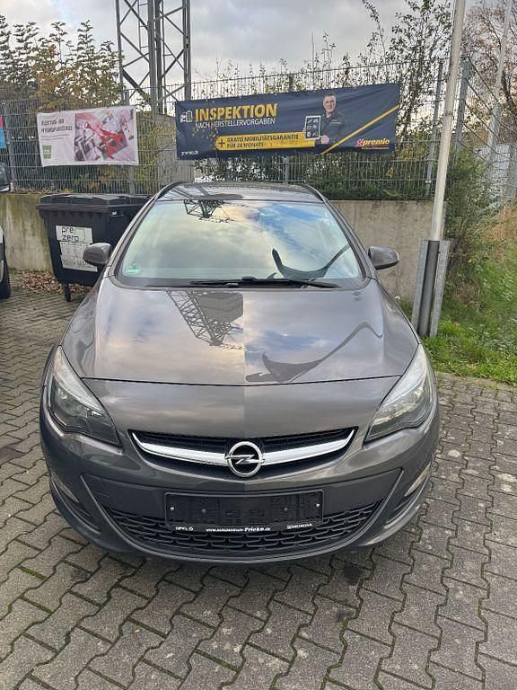 Grau Gebraucht 2014 Opel Astra Sport Limousine | 4.599 € (Fairer Preis) - Bild 1/4