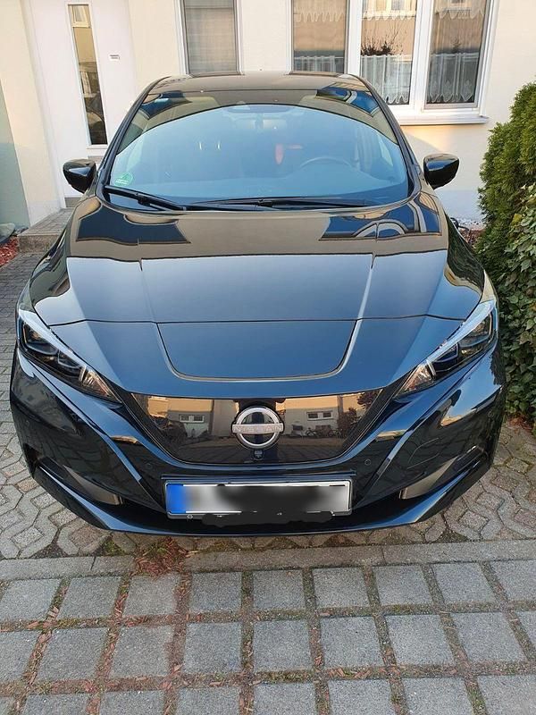 Schwarz Gebraucht 2023 Nissan Leaf Kleinwagen | 17.999 € (Guter Preis) - Bild 1/4