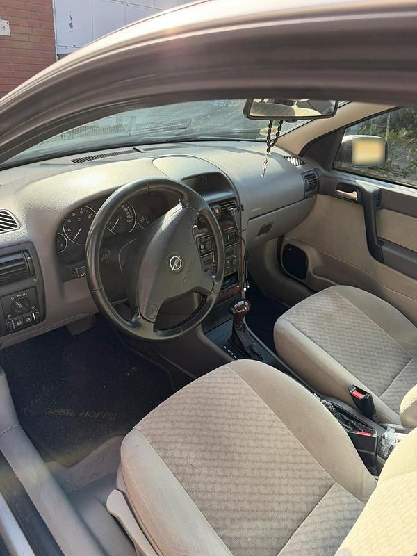 Gebraucht Opel Astra 125 PS (91 kW) 2002 Silber Limousine