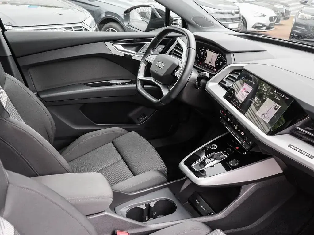 Gebraucht Audi Q4 e-tron Comfort 150 kW (204 PS) 2023 Schwarz SUV
