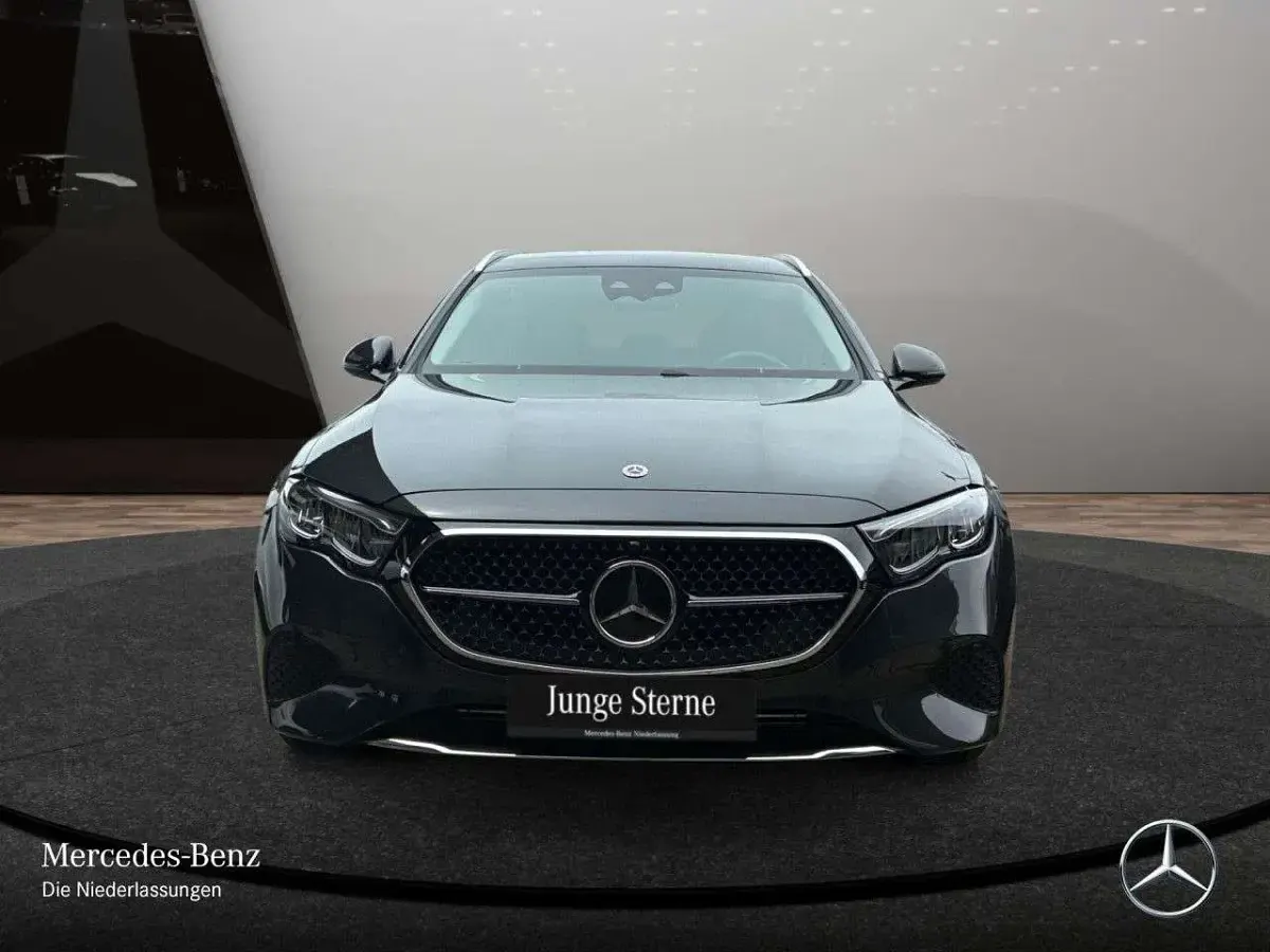 Gebraucht Mercedes E220 Avantgarde 197 PS (144 kW) 2025 Grau Limousine